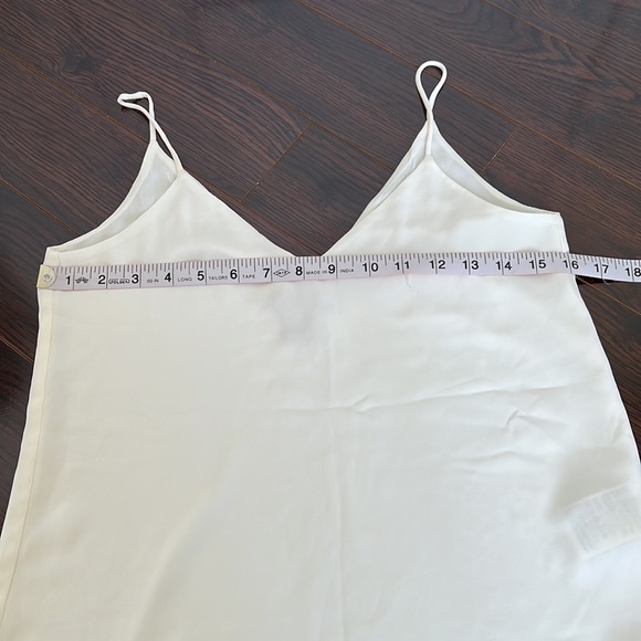 H&M Lined Cream V-Neck Camisole with Spaghetti Straps Sz 0 - Picture 4 of 7